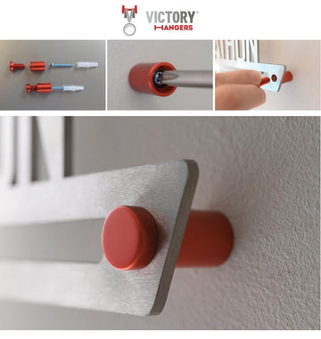 Victory Hangers® éremtartó felszerelési útmutató közelképekkel, csavarokkal és falra szerelt fém tartóval illusztrálva.